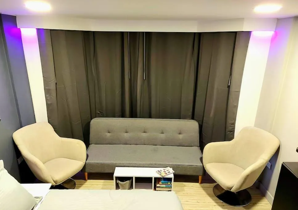 Image 3 of Executive Suites Minutes From the Airport