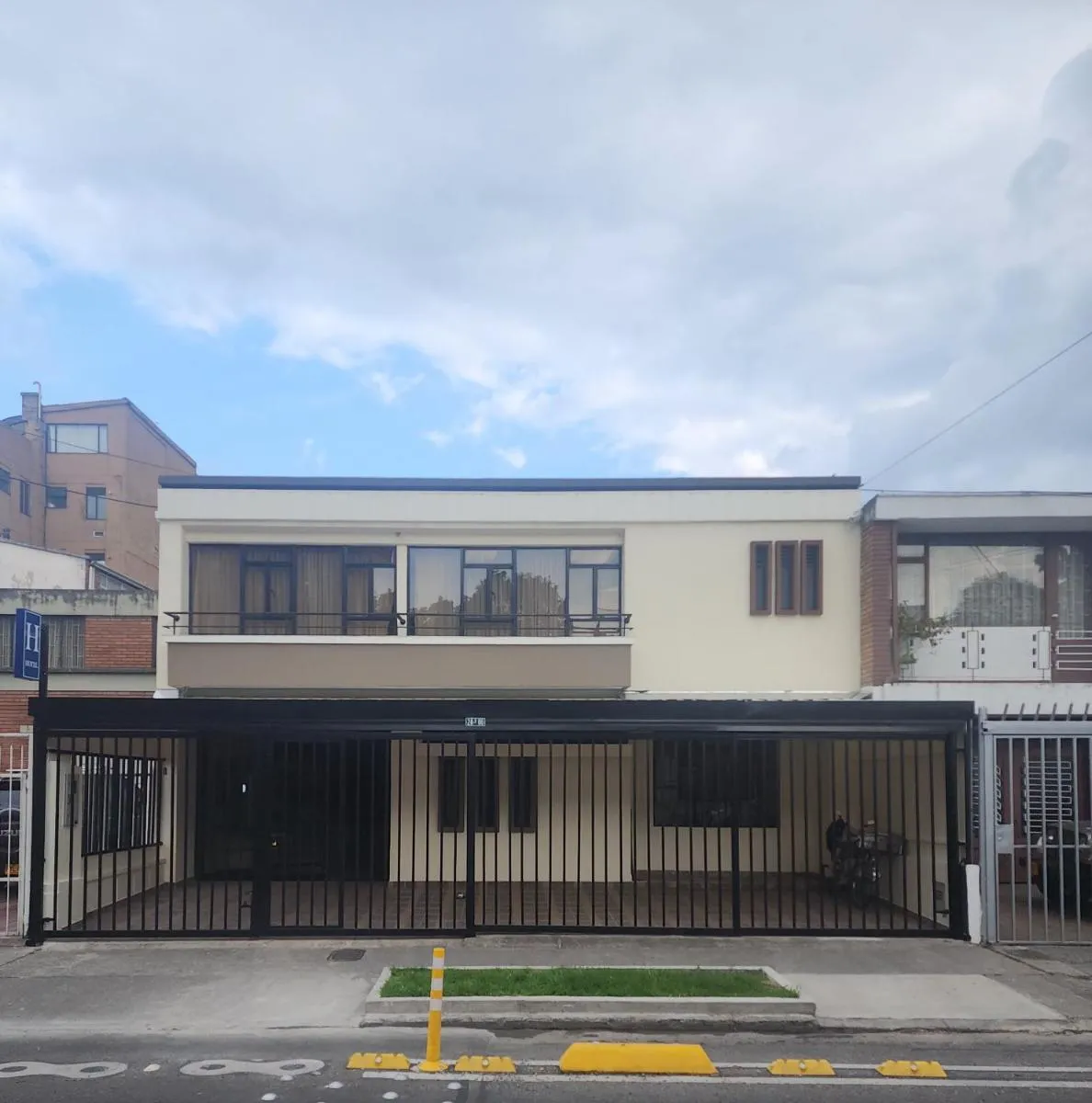 Image 1 of HOTEL CASA MARED Corferias-Embajada Americana