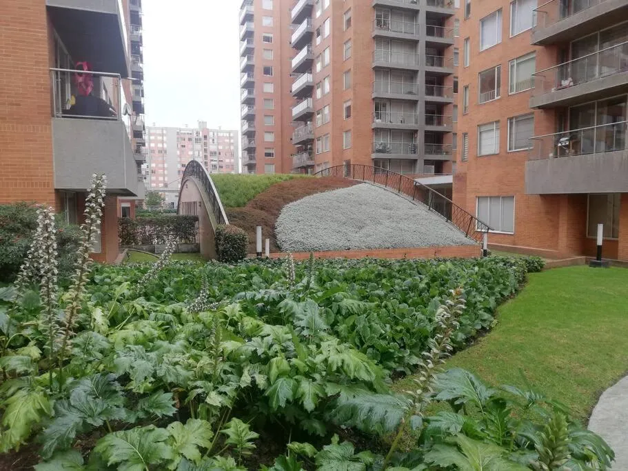 Image of Hermosa habitación privada en conjunto residencial cerca al Aeropuerto y terminal de Bogotá, zonas comunes se comparten con 1 persona