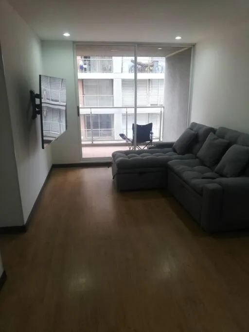 Image 5 of Hermosa habitación privada en conjunto residencial cerca al Aeropuerto y terminal de Bogotá, zonas comunes se comparten con 1 persona