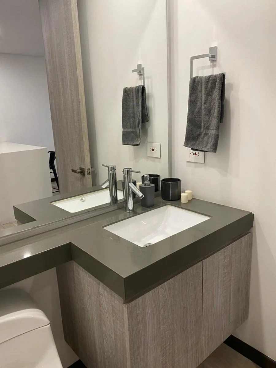Image 5 of Hermoso elegante moderno