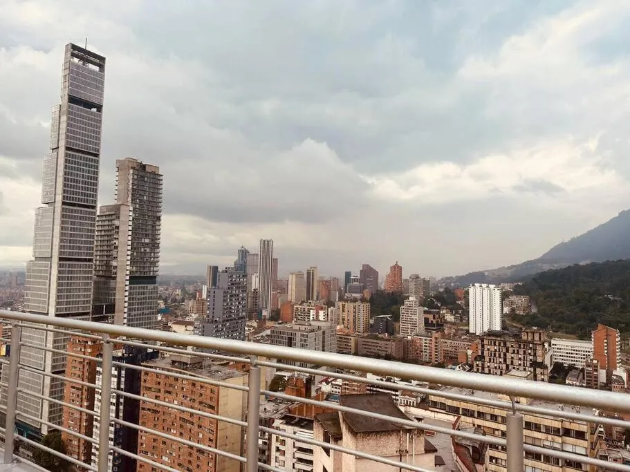 Image 2 of Hermoso y acogedor apto piso 32 para estrenar