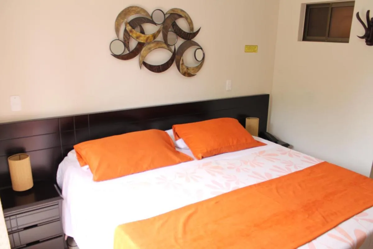 Image 2 of Hotel Castellana Inn
