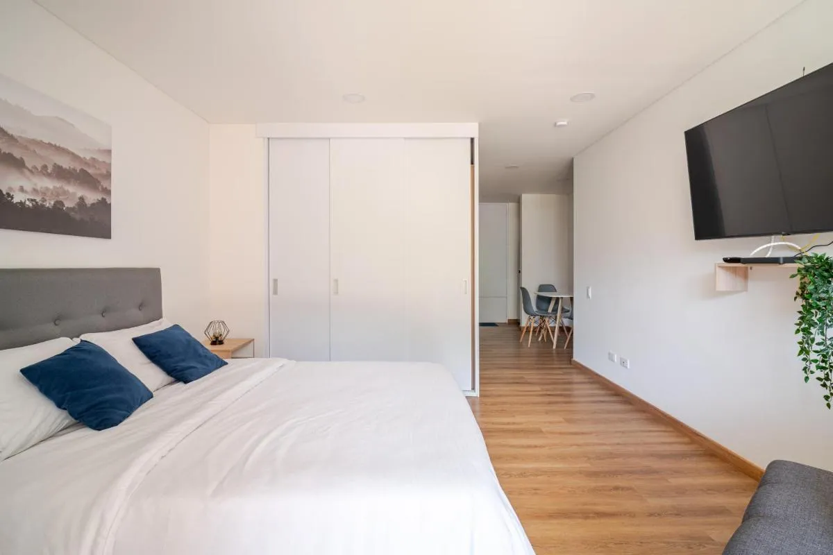 Image 6 of Loft moderno con vista al centro y Monserrate