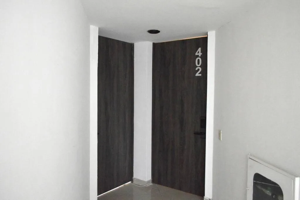 Image 1 of Parque 93, Suite 402 ,Chic Arty Retreat for 4