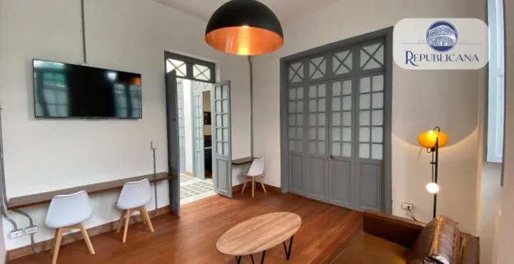 Image 1 of REPUBLICANA CASA HOSTAL – HABITACION 1 QUIMBAYA