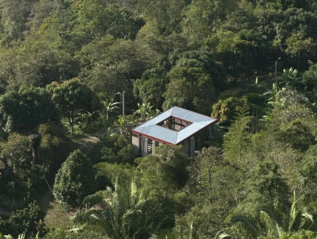 Image of Red art house en reserva natural