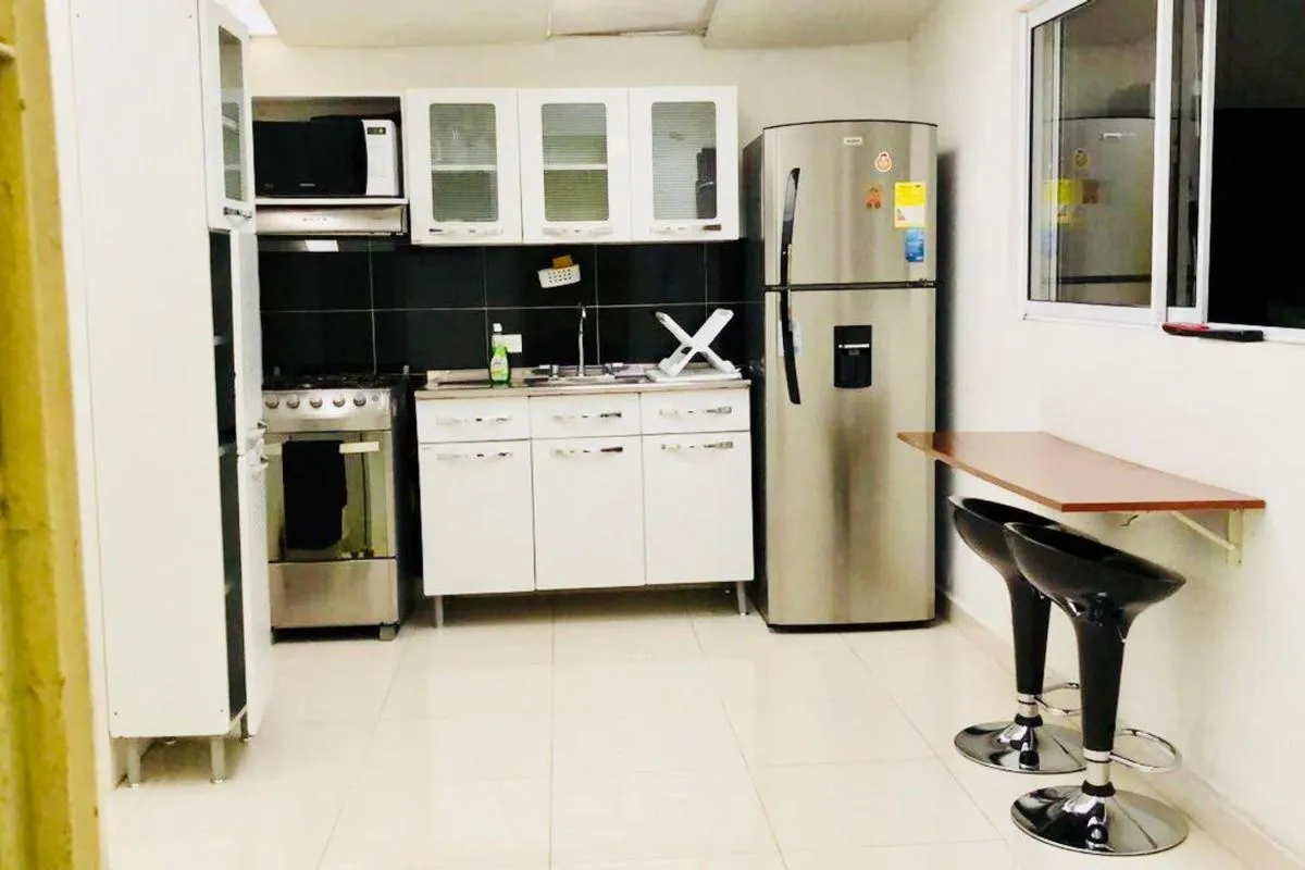 Image 1 of SPACIOUS 2 BEDROOM APARTMENT CENTRAL LOCATION 101