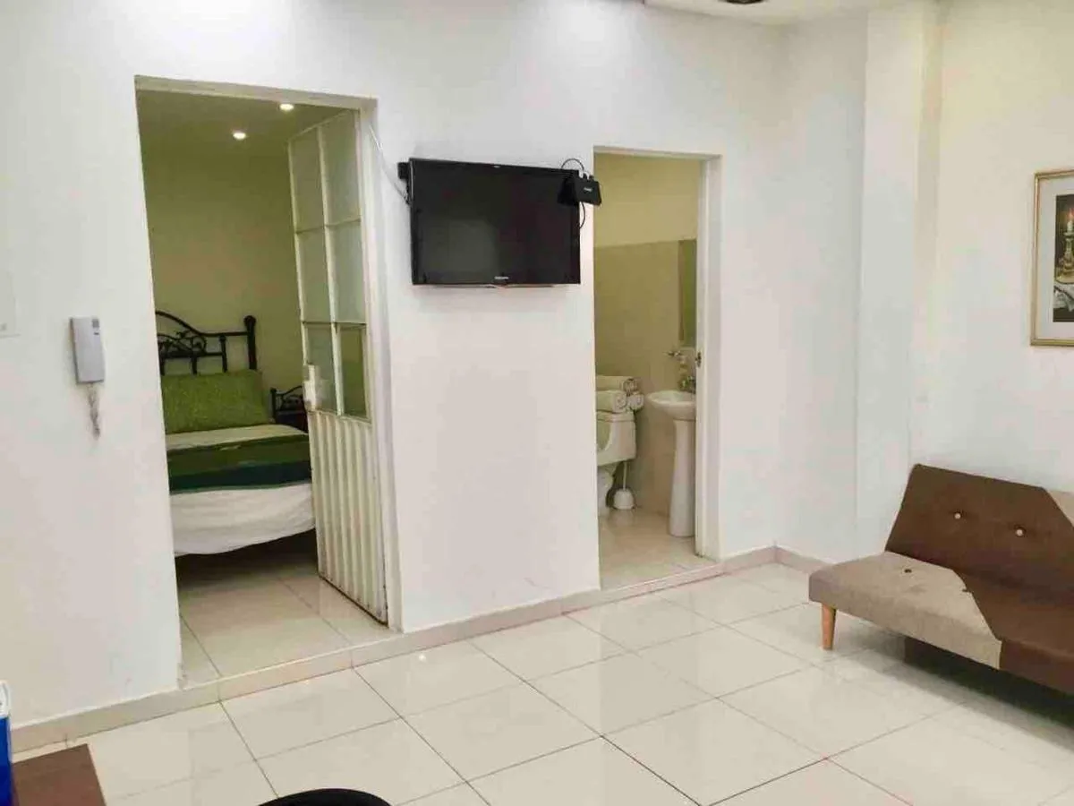 Image 3 of SPACIOUS 2 BEDROOM APARTMENT CENTRAL LOCATION 101