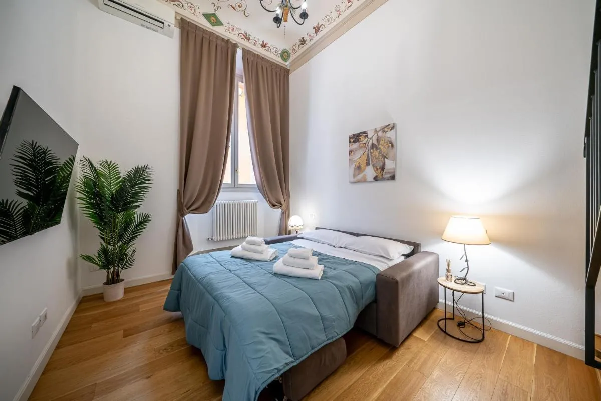 Image 4 of [3 minutes from Piazza Maggiore] Historical flat