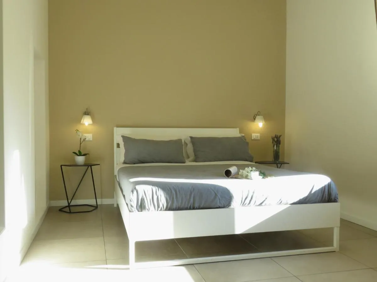 Image 1 of 8 Colonne Apartments
