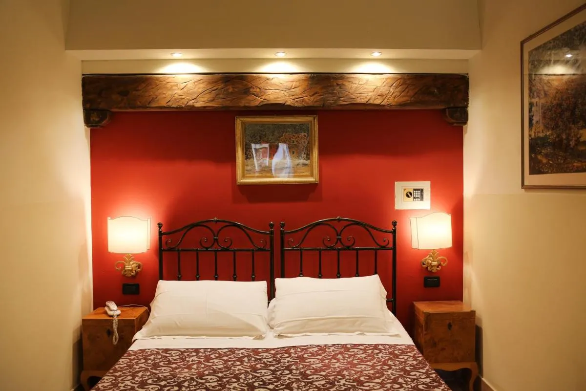 Image 2 of Albergo delle Drapperie