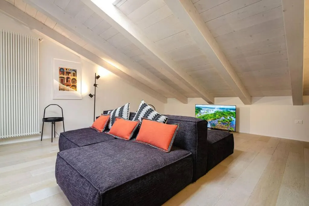 Image 6 of Asinelli Luxury Apartment