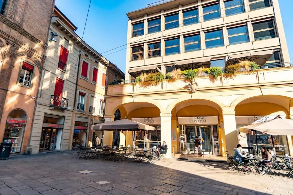 Image 5 of Asinelli Luxury Apartment
