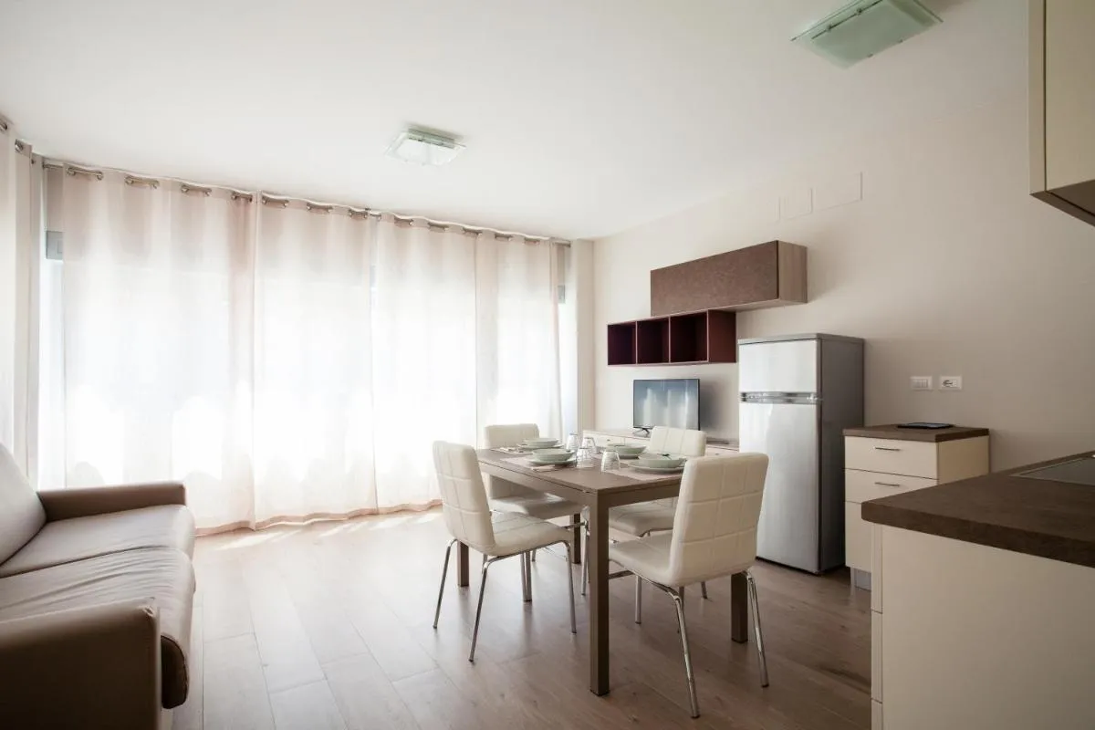 Image 3 of Astoria Suite Apartments