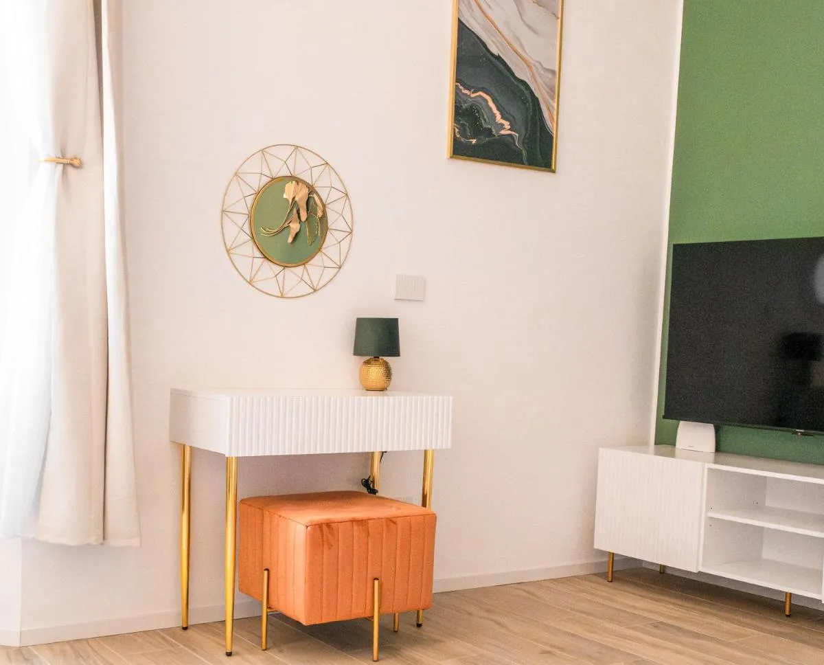 Image 2 of Aviana Suite