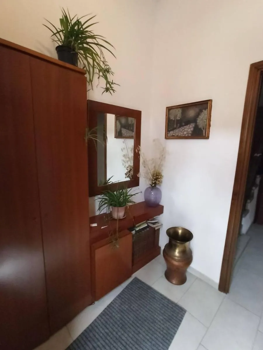 Image 6 of B&B Number 9