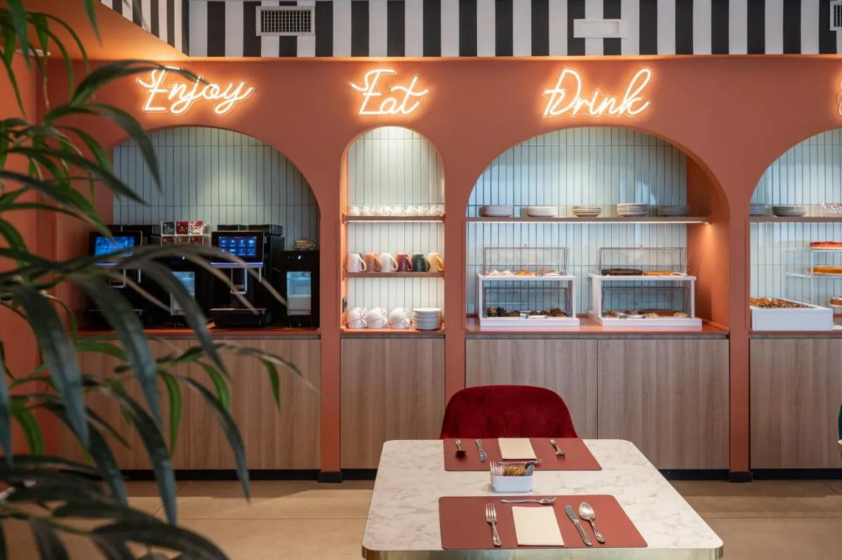 Image 1 of Bleis Hotel