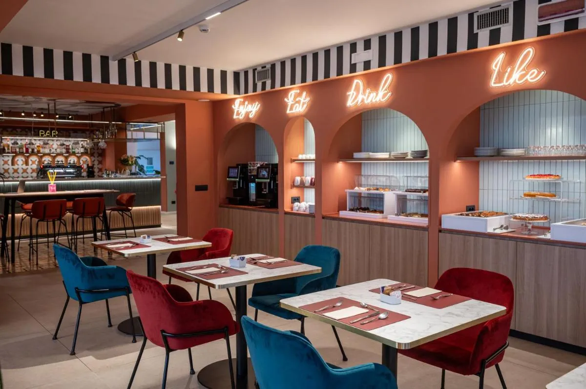Image 2 of Bleis Hotel
