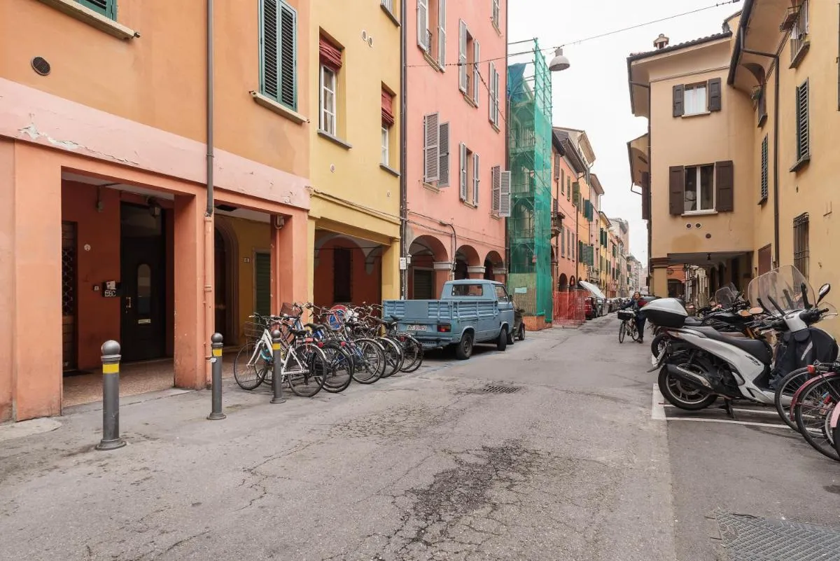 Image 3 of Bologna Central Studio