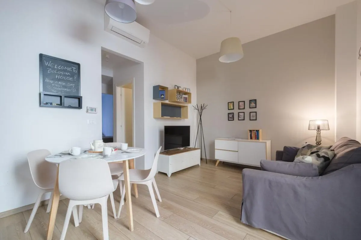 Image 4 of Bologna House Due Torri Apartment