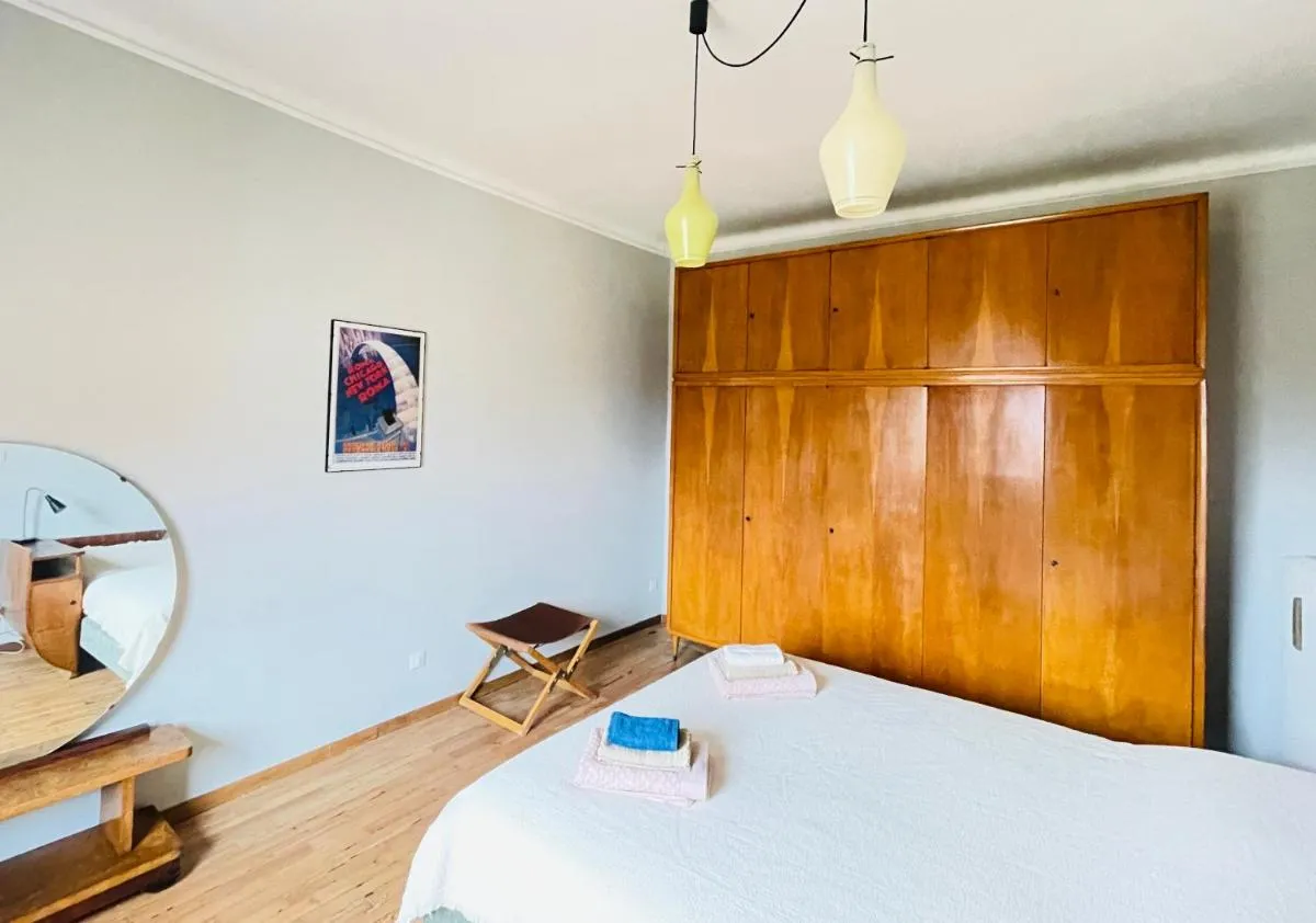Image 1 of Casa Decó