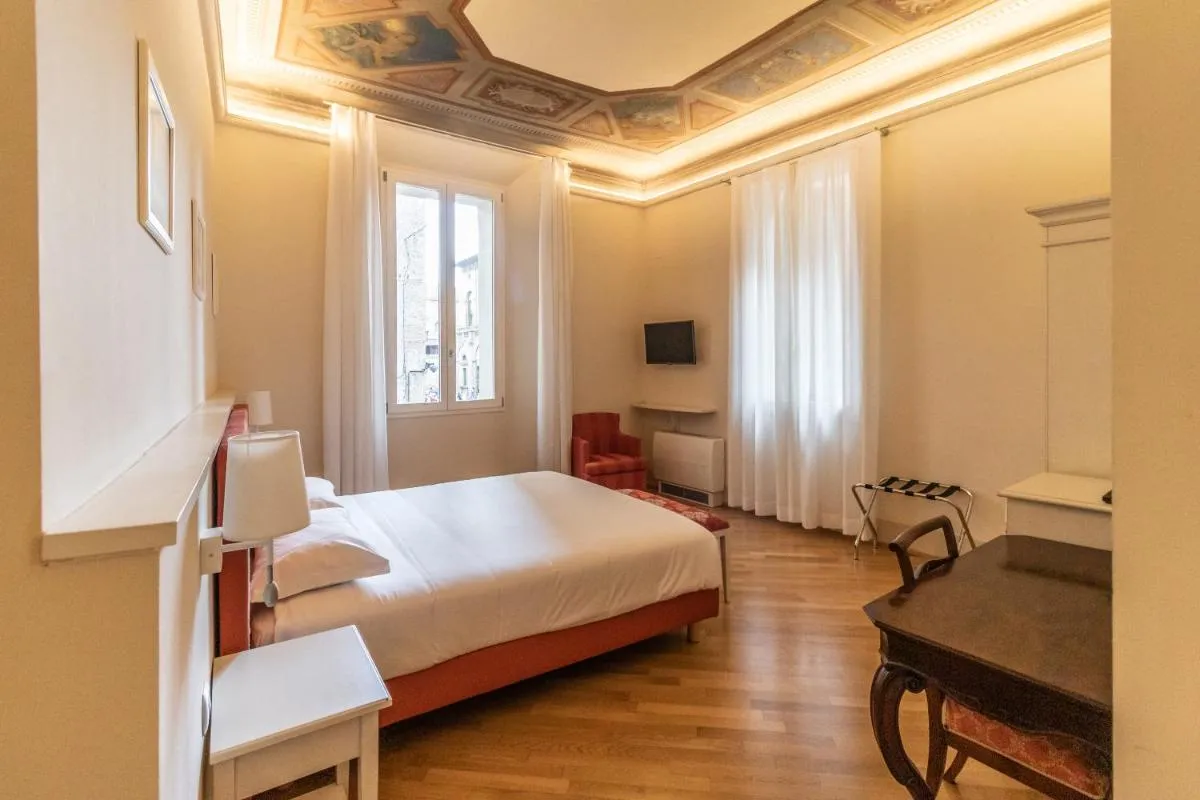 Image 1 of Casa Isolani Luxury Rooms Piazza Maggiore 1