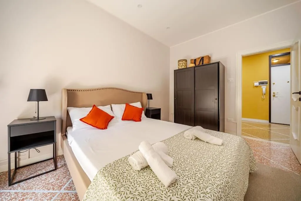 Image 2 of Casa con 2 Camere da Letto e Parcheggio a Bologna