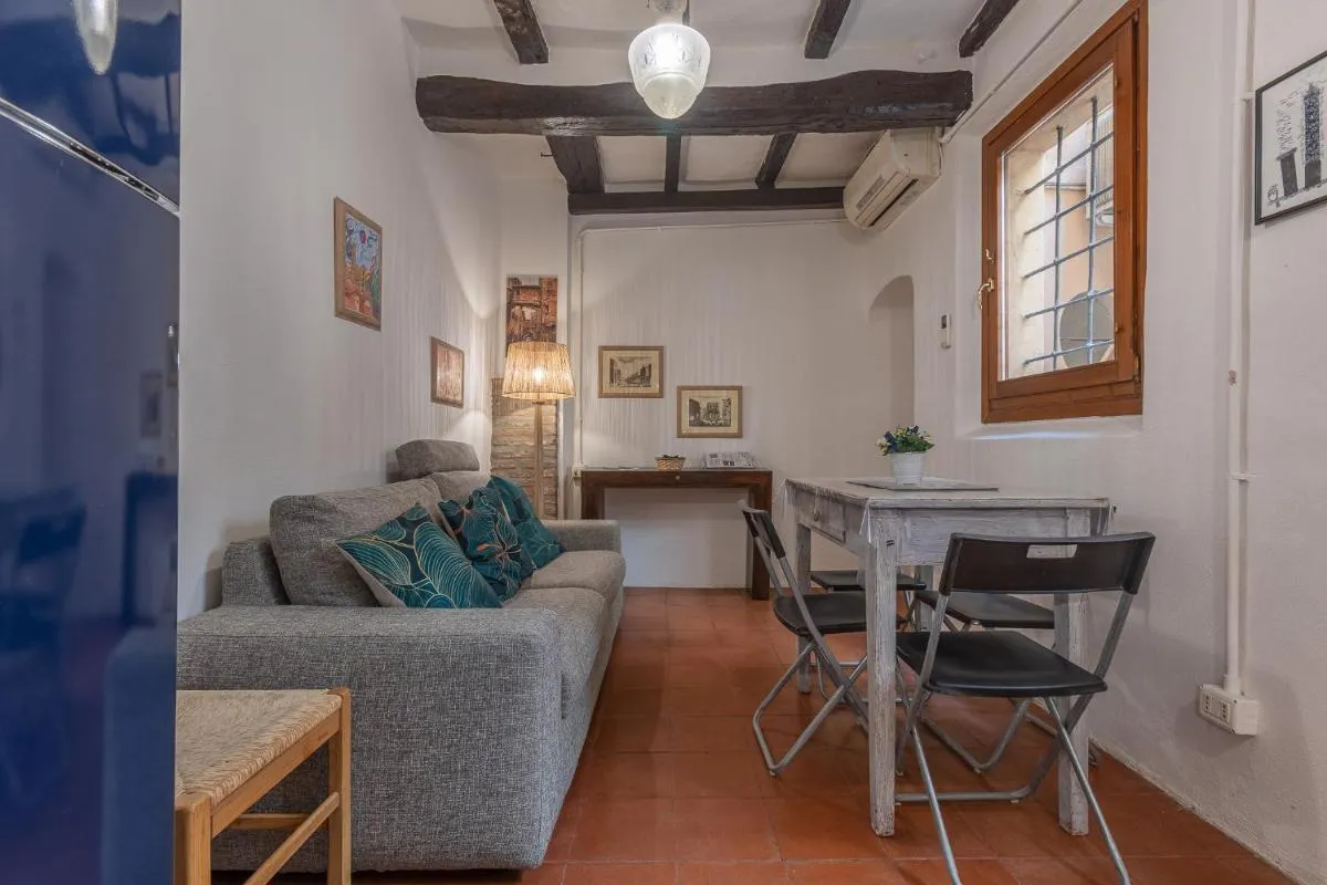 Image 5 of Central Apartment With Private Courtyard!