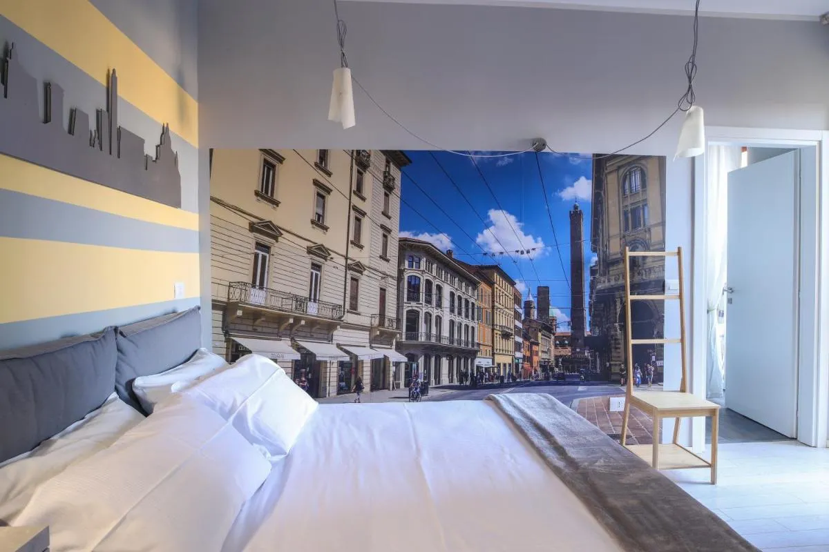 Image 1 of Central apartment close to food and shopping