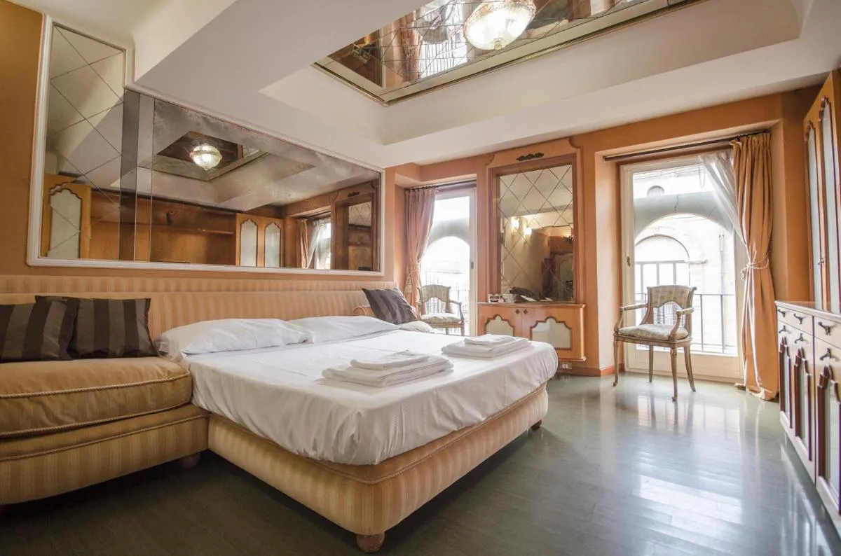 Image 6 of Chic House