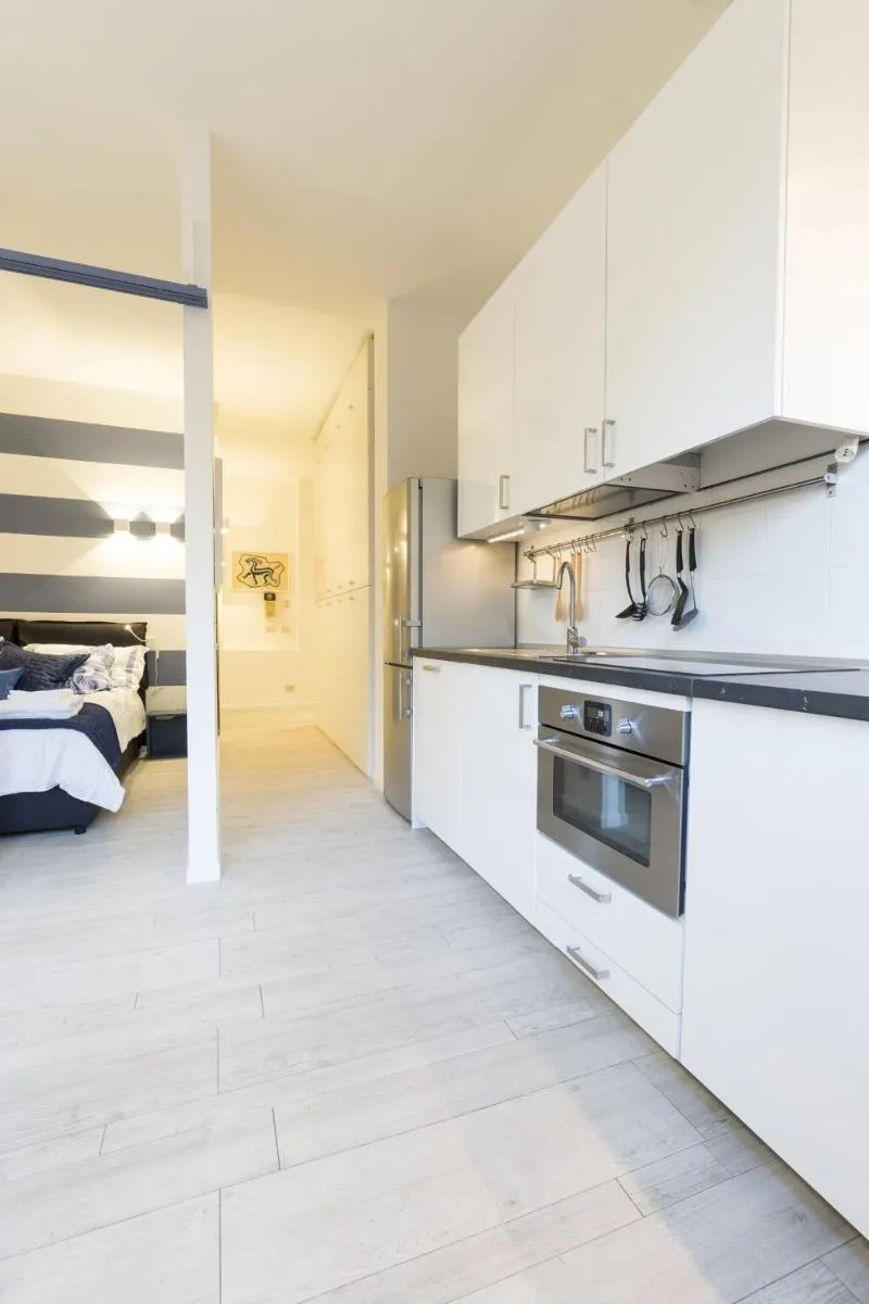 Image 4 of Dante Suite private parking