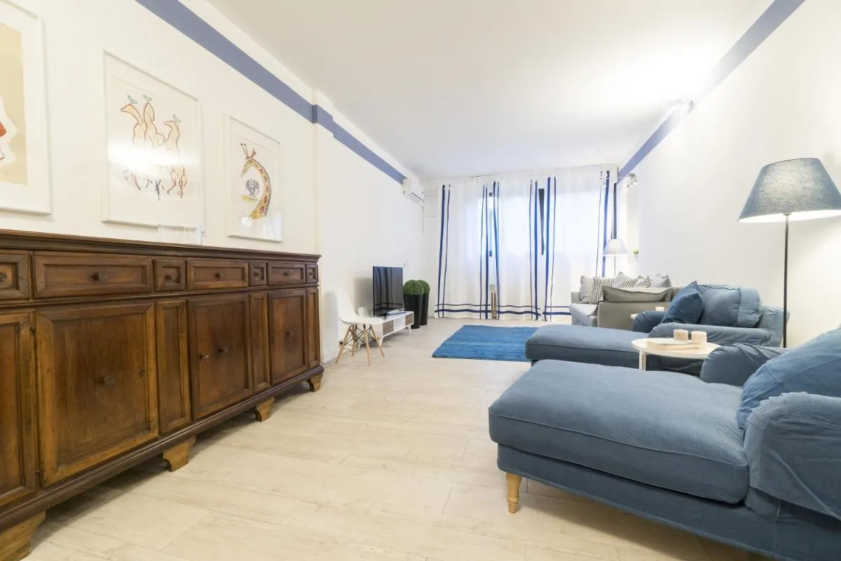 Image 6 of Dante Suite private parking