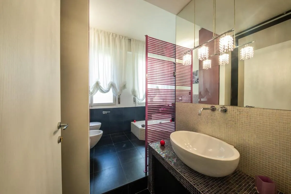 Image 6 of Downtown Bologna Apartment
