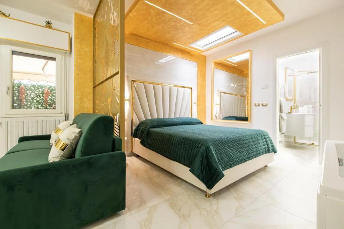 Image 6 of FASHION APARTMENT GOLD Bologna with JACUZZI & CAR GARAGE