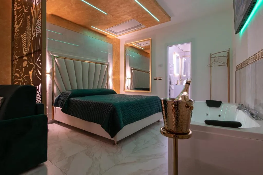 Image of FASHION APARTMENT GOLD Bologna with JACUZZI & CAR GARAGE