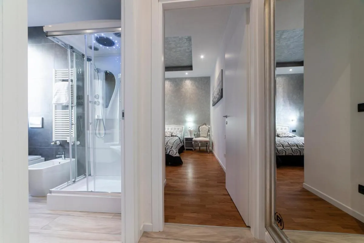 Image 2 of FASHION APARTMENT SILVER Bologna
