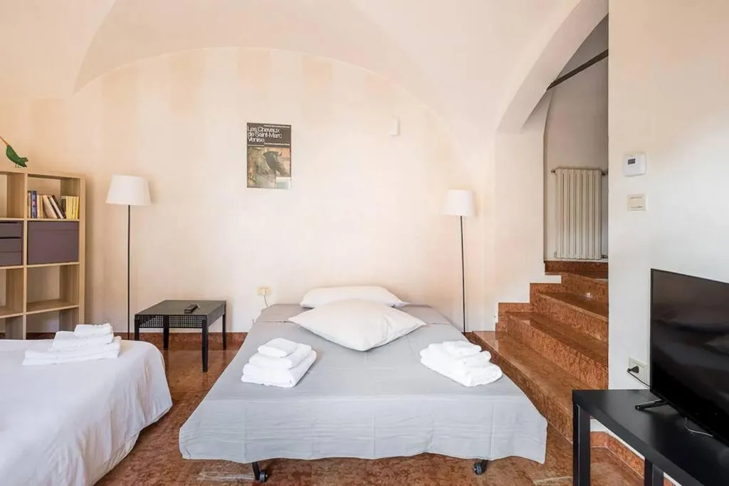 Image 1 of Fantuzzi Home