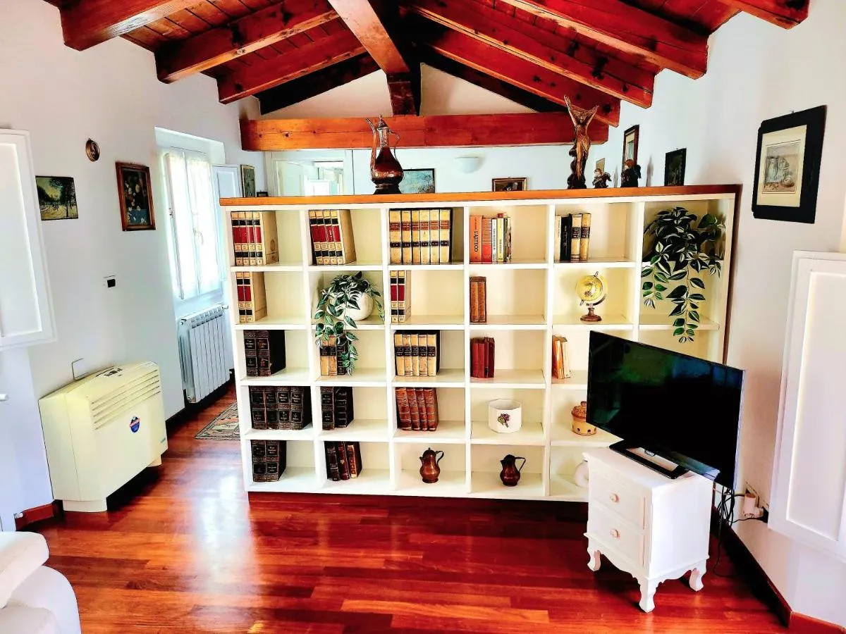 Image 4 of Fantuzzi Palace