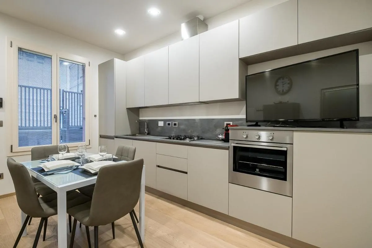 Image 4 of Fragole Suite