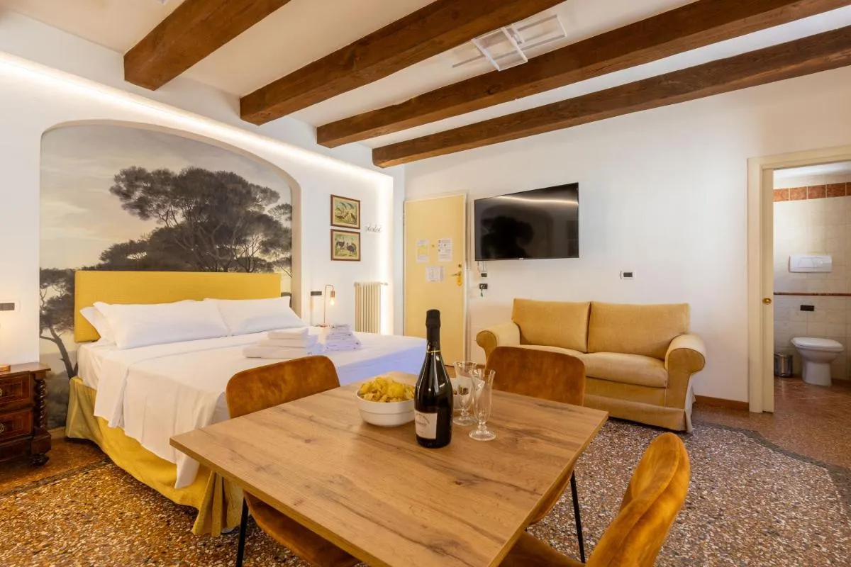 Image 5 of Frassinago Deluxe Suites-BolognaRooms