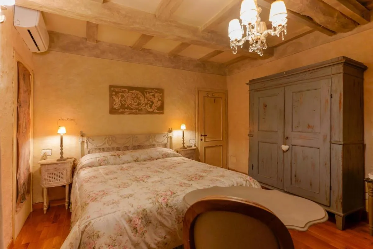 Image 2 of Gallery Guesthouse