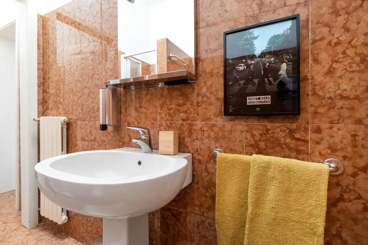 Image 6 of GetTheKey Fiore Giallo Apartment