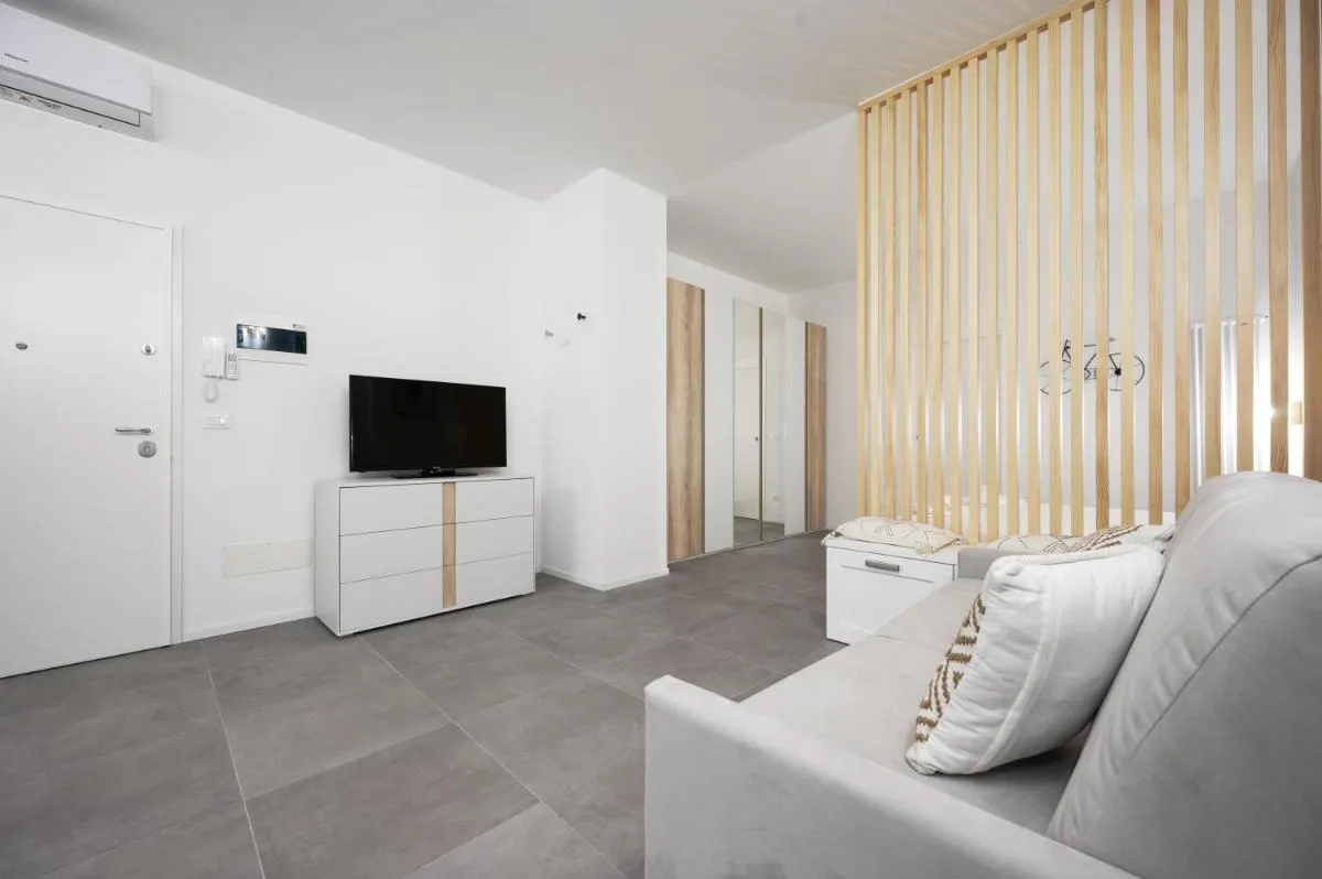 Image 4 of GetTheKey Lenzi Suites