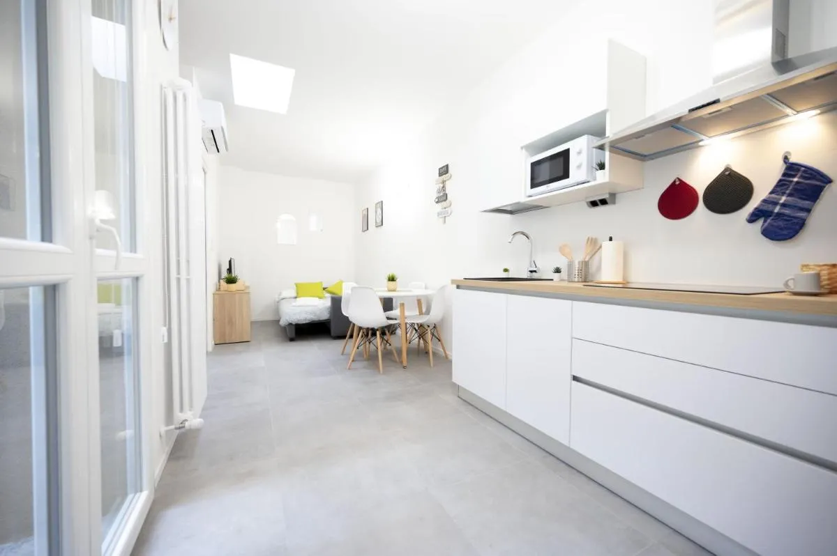 Image 3 of GetTheKey Lenzi Suites