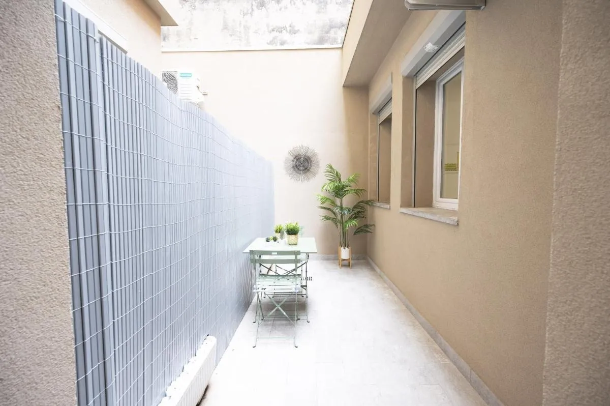 Image 5 of GetTheKey Lenzi Suites