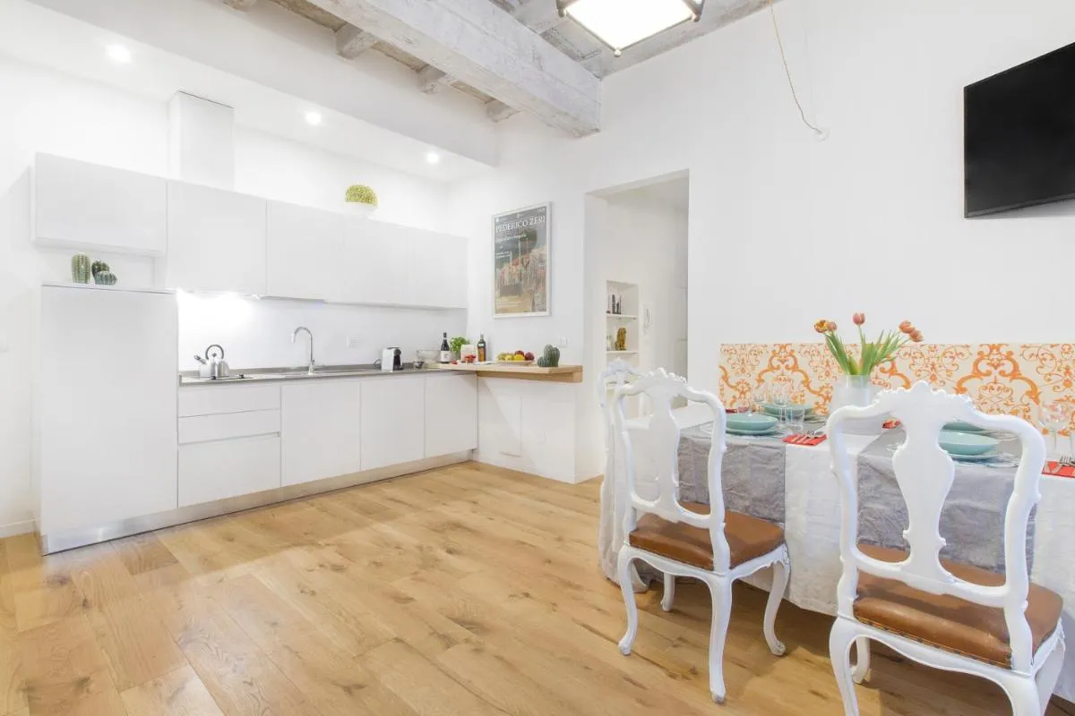 Image 3 of GetThekey San Vitale Apartment