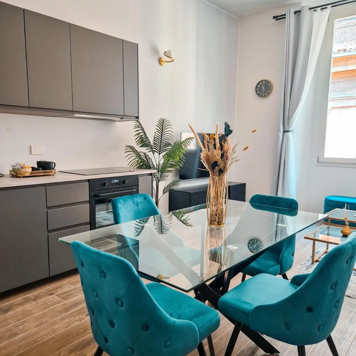 Image 4 of Ginevra Suite