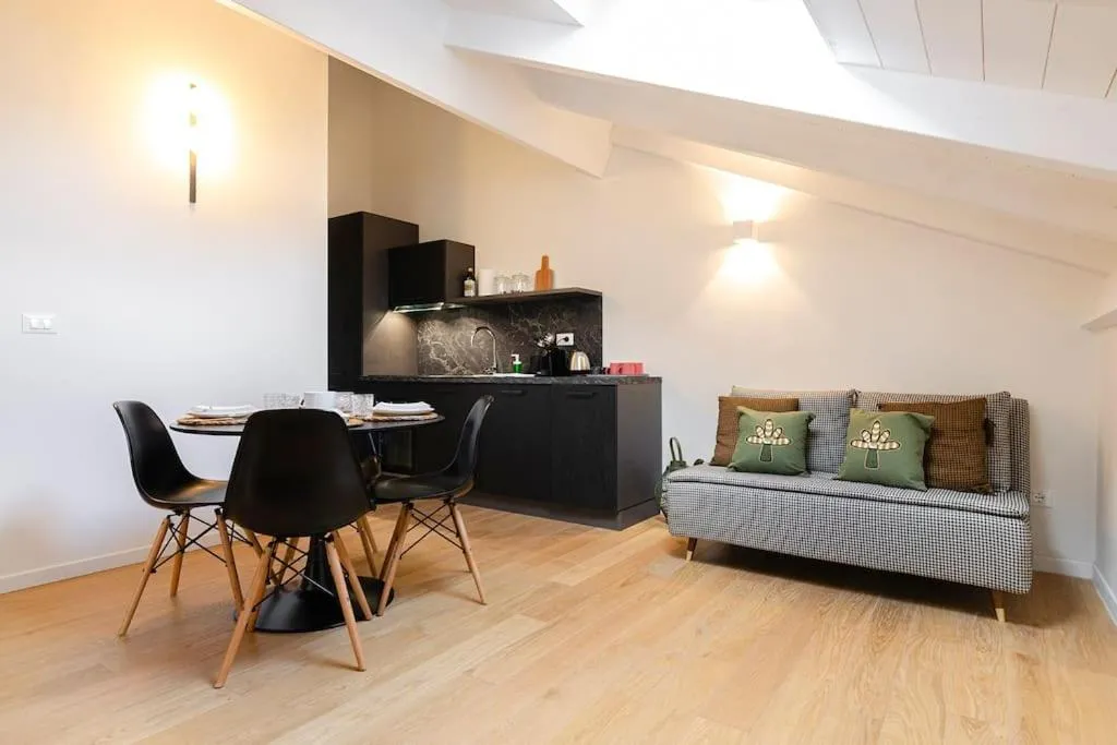 Image 3 of Gini Elegant Home
