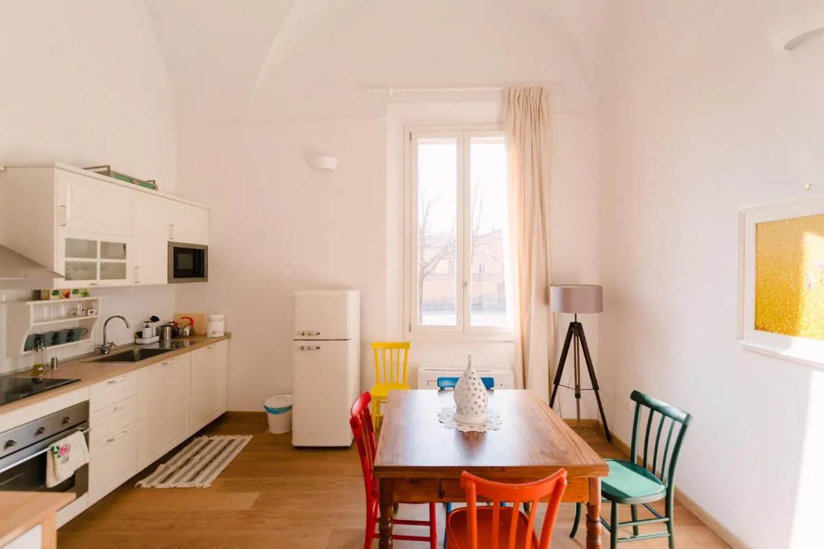 Image 1 of Grande, moderno appartamento in edificio storico